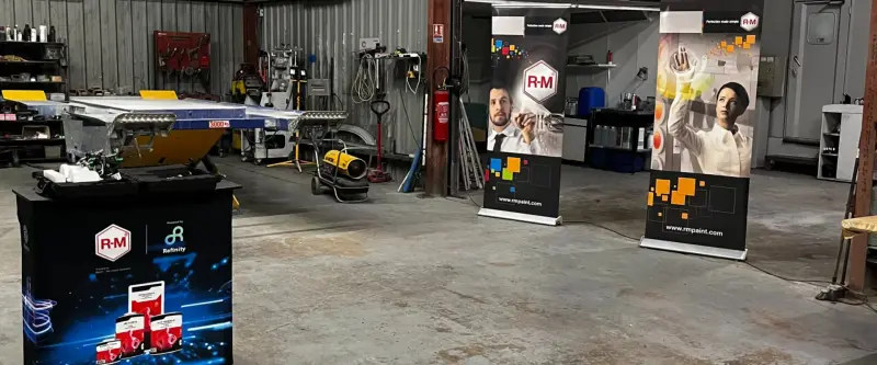 L'atelier de Gigean : marbre de redressage et peintures R-M